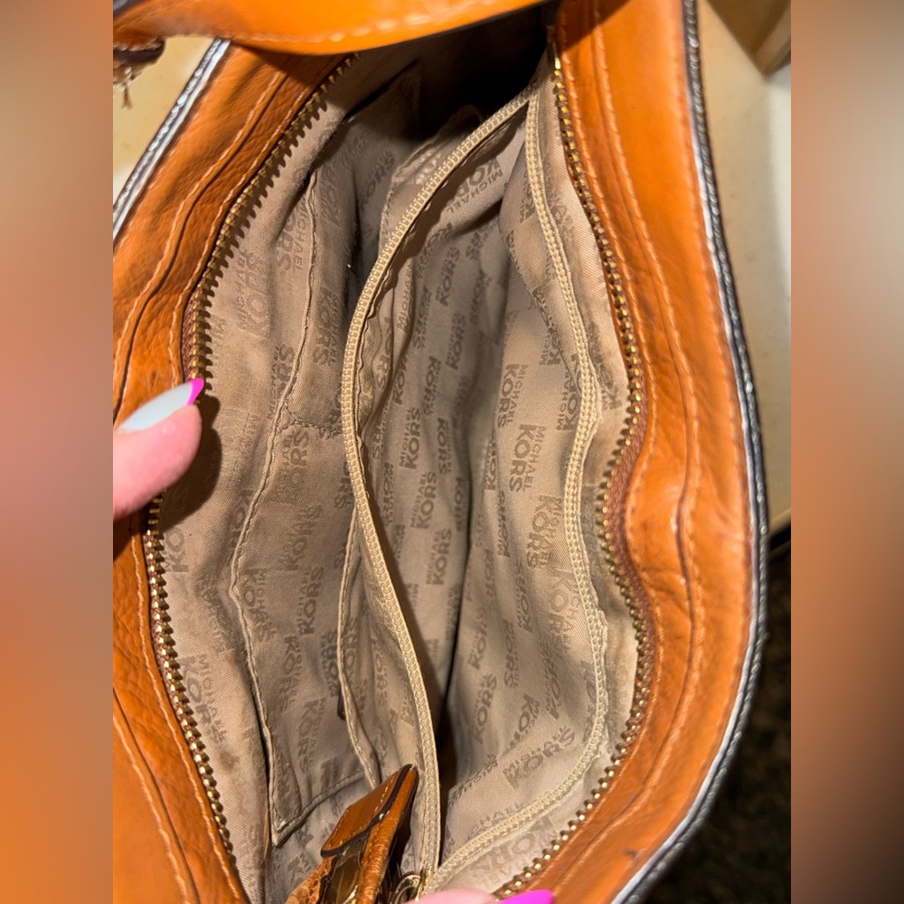 Michael Kors cross body purse
